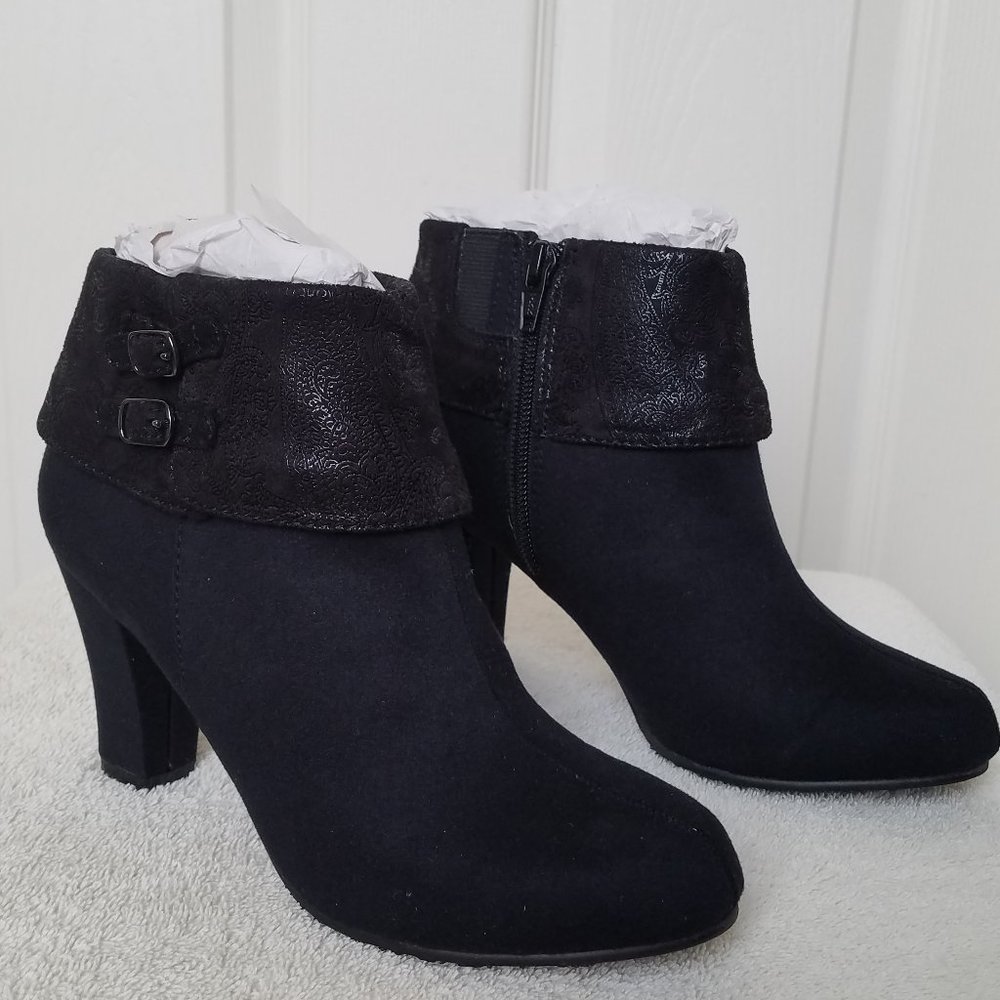 Hush Puppies Booties Suede Faux Paisley Black NEW NEVER WORN